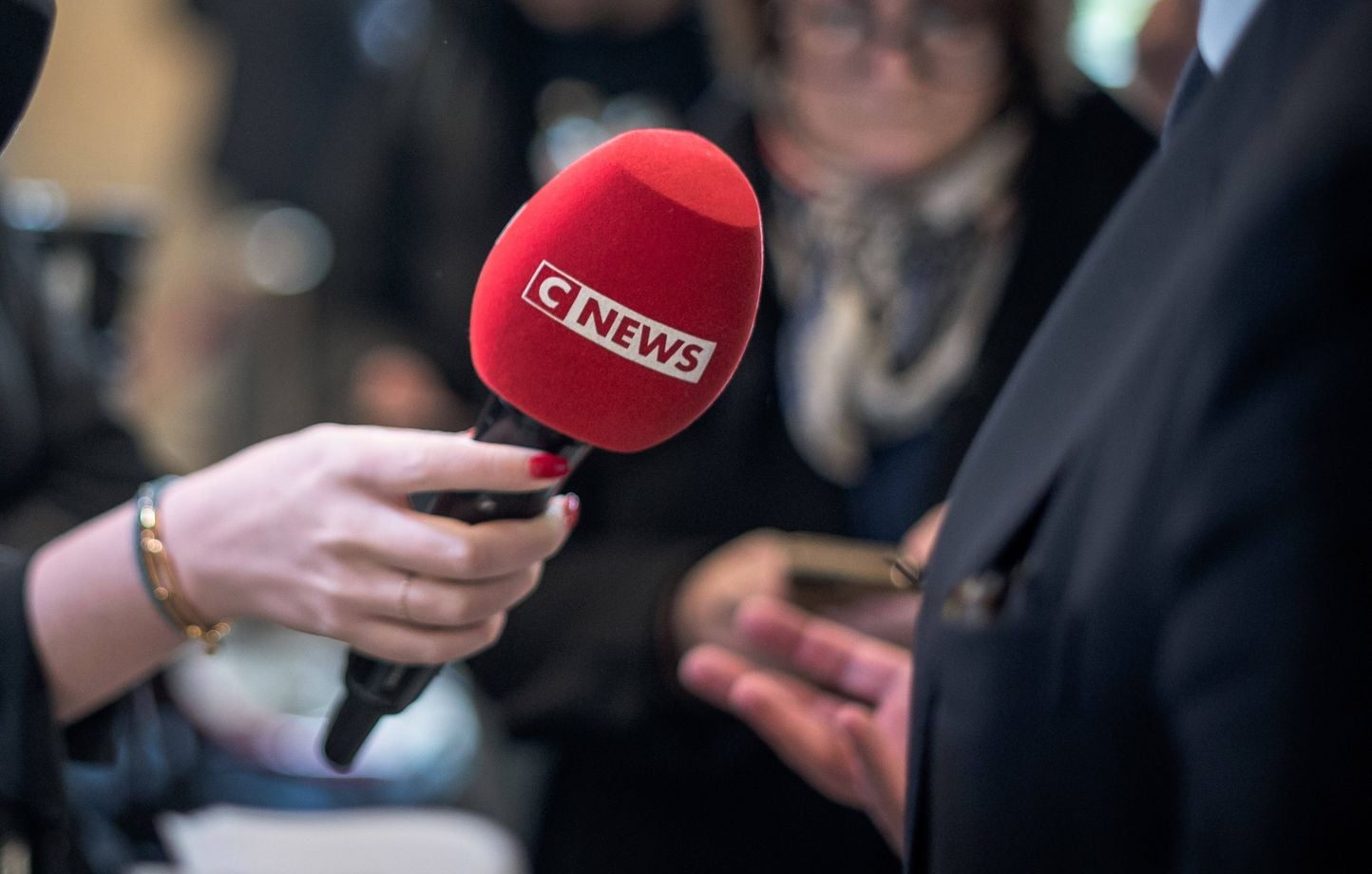 Arcom ordena a CNews respetar mejor la diversidad de opiniones en su canal Arcom ordena a CNews respetar mejor la diversidad de opiniones en su canal